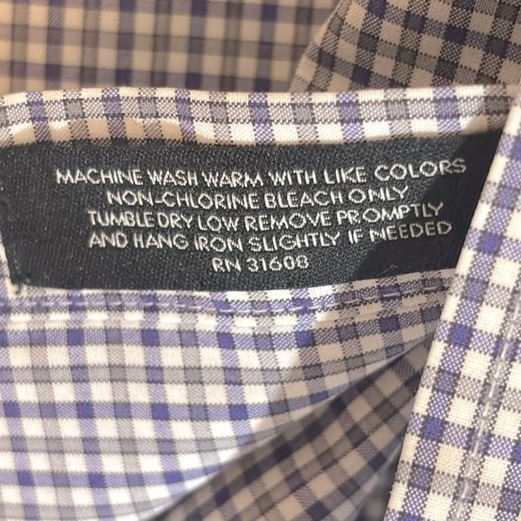 JoS. A. Bank Men’s Traveler’s Collection Tailored Fit Button Down Shirt - Picture 4 of 13